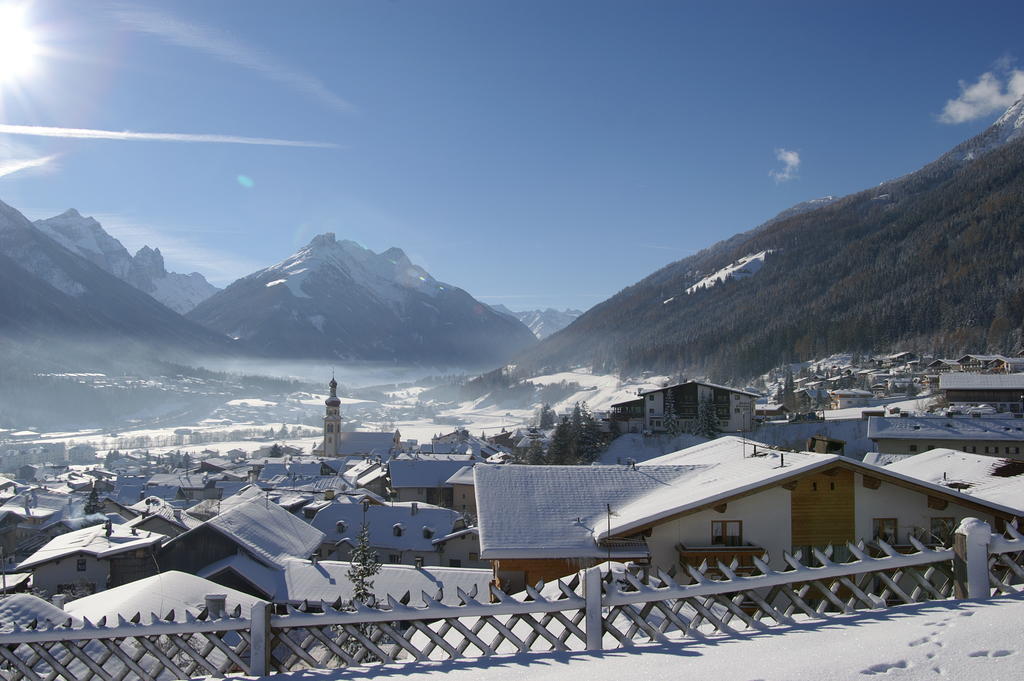 Pension Gletscherblick Fulpmes Exteriör bild